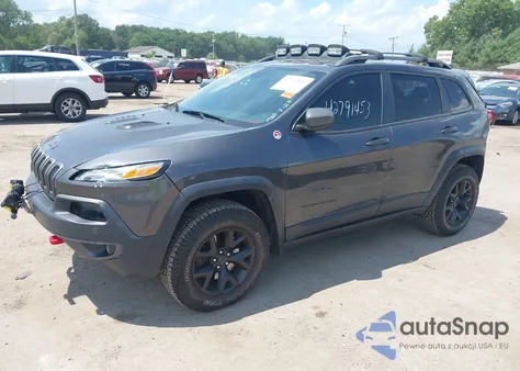 2017 Jeep Cherokee Trailhawk z USA, uszkodzony, nr VIN 1C4PJMBS6HW561281